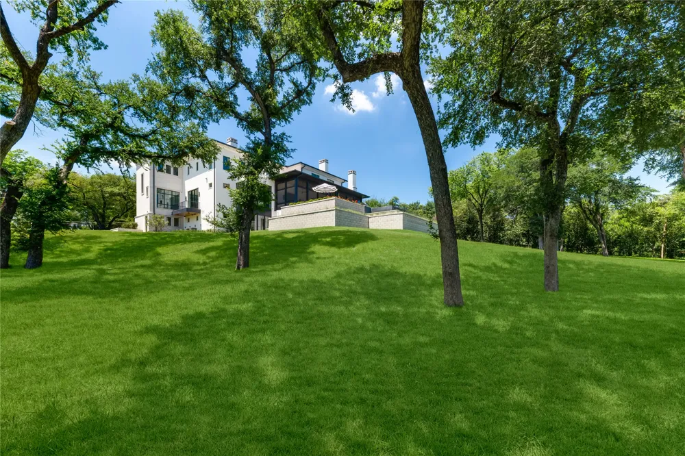 10010 Strait Lane Dallas, TX 75229