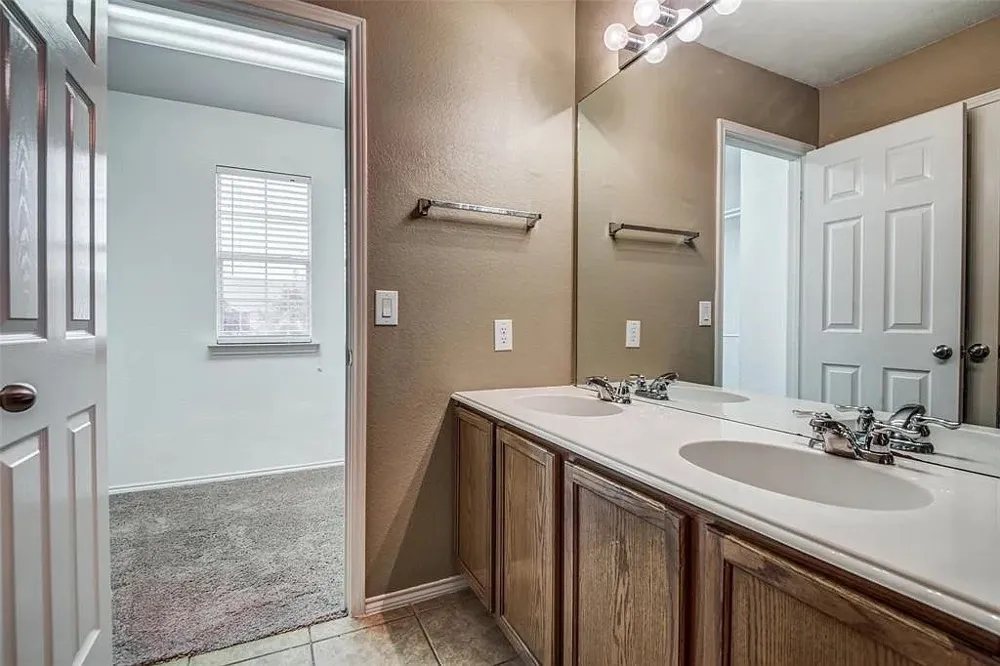2742 Olympic Park Drive Grand Prairie, TX 75050