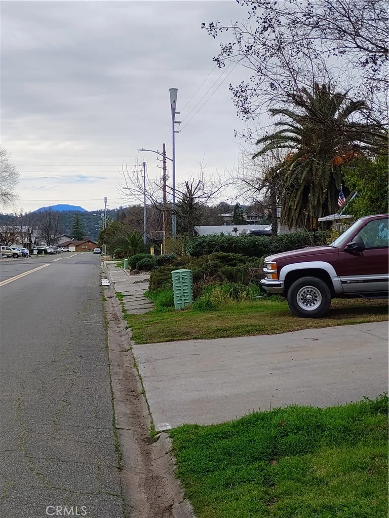 555 Keys Boulevard Clearlake Oaks, CA 95423