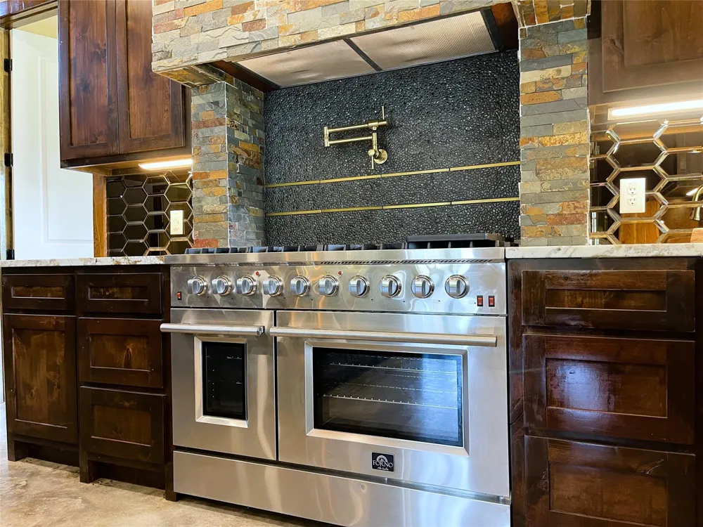 218 Fm 80 S Teague, TX 75860