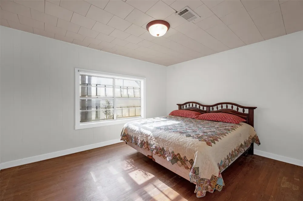 8439 Fm 442 Boling, TX 77420