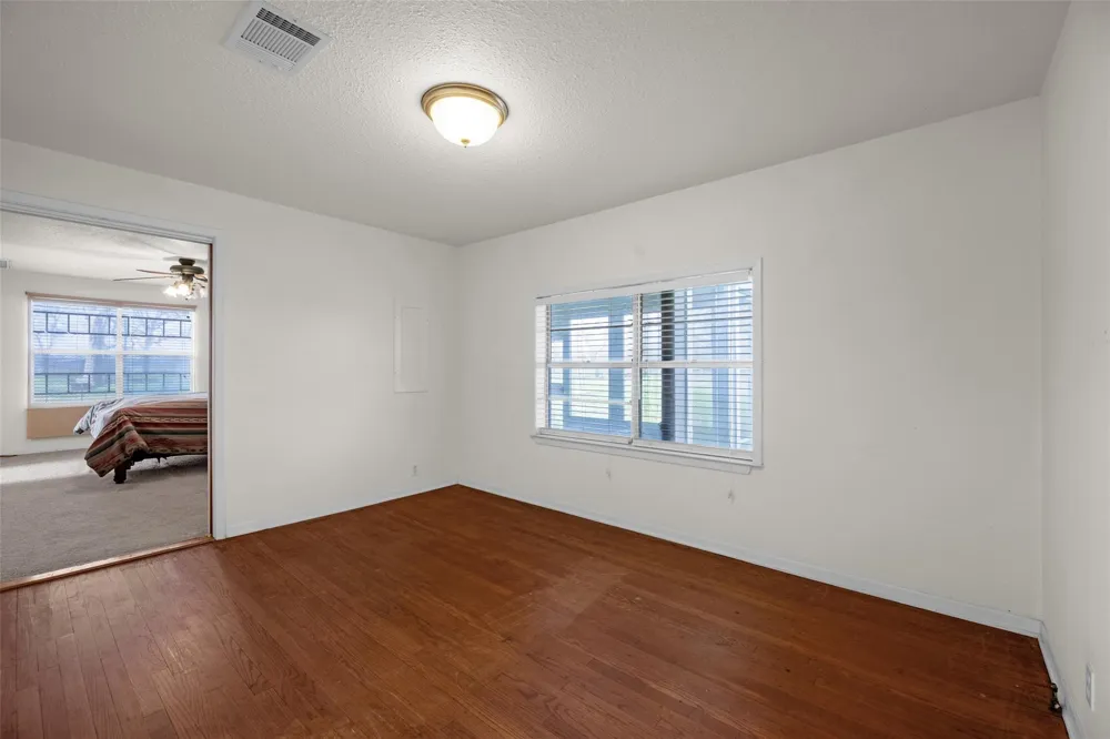 8439 Fm 442 Boling, TX 77420