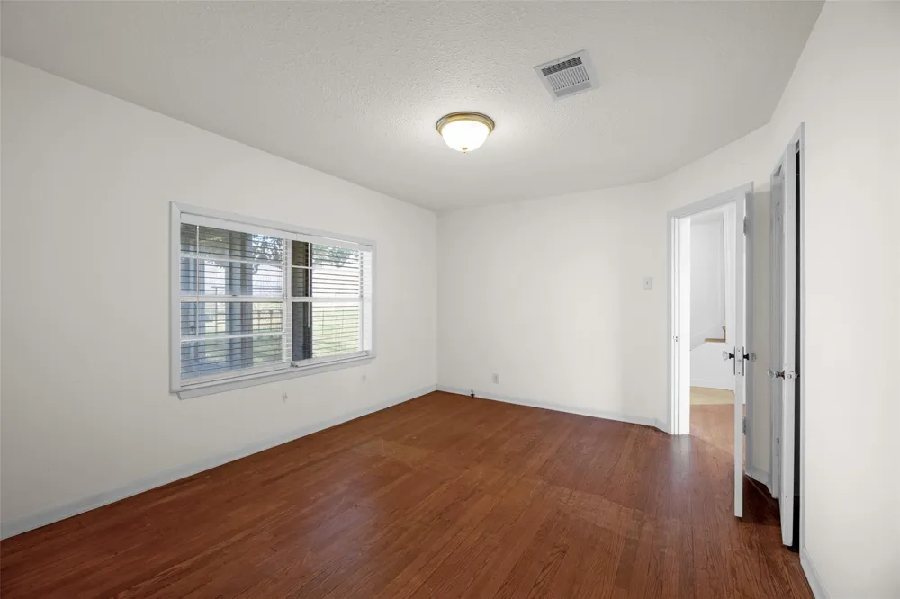 8439 Fm 442 Boling, TX 77420