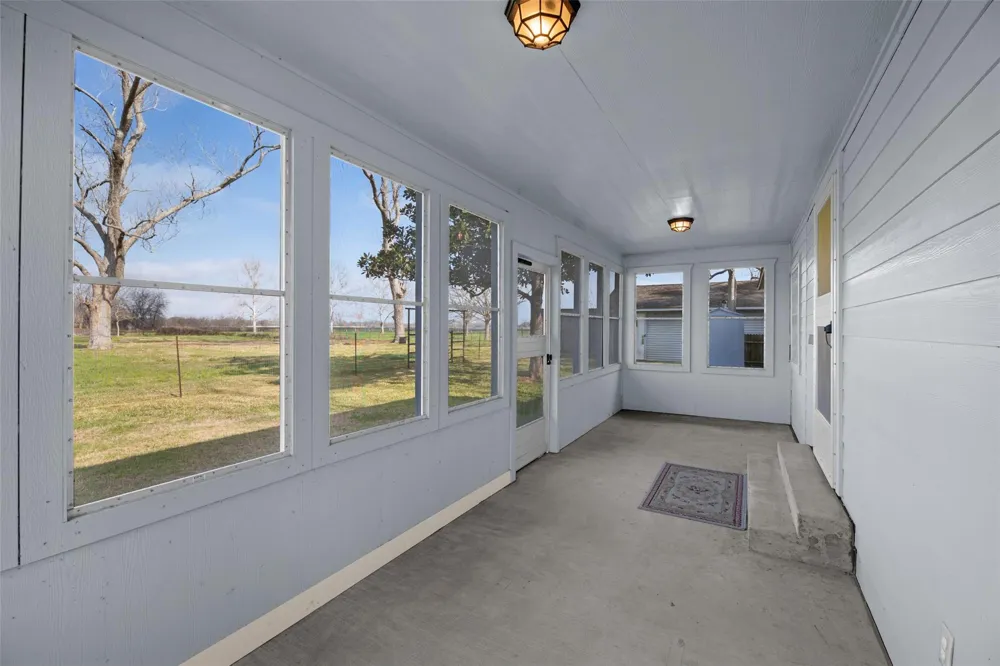 8439 Fm 442 Boling, TX 77420