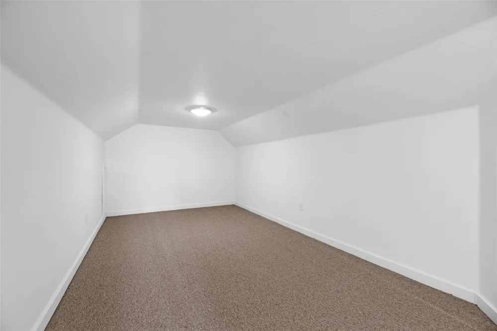 8439 Fm 442 Boling, TX 77420