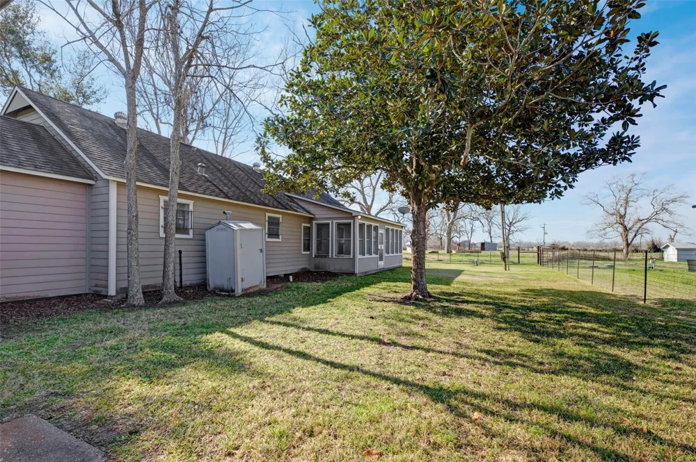 8439 Fm 442 Boling, TX 77420