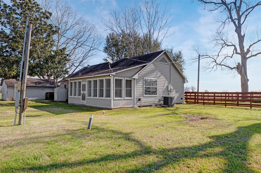 8439 Fm 442 Boling, TX 77420