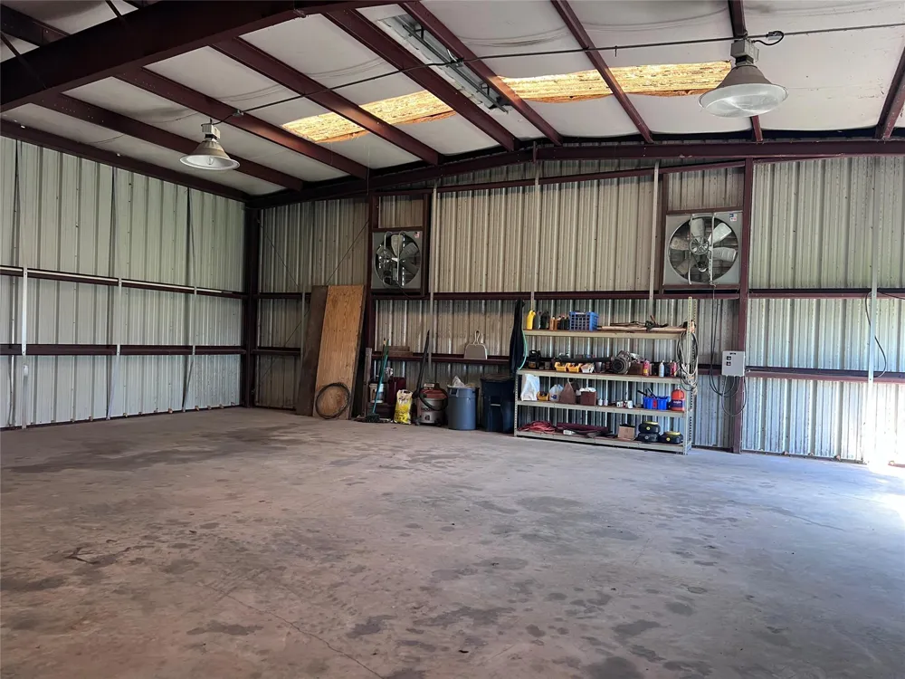 8439 Fm 442 Boling, TX 77420
