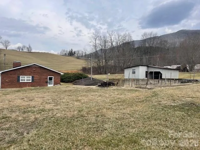325 Tater Hill Road Zionville, NC 28698
