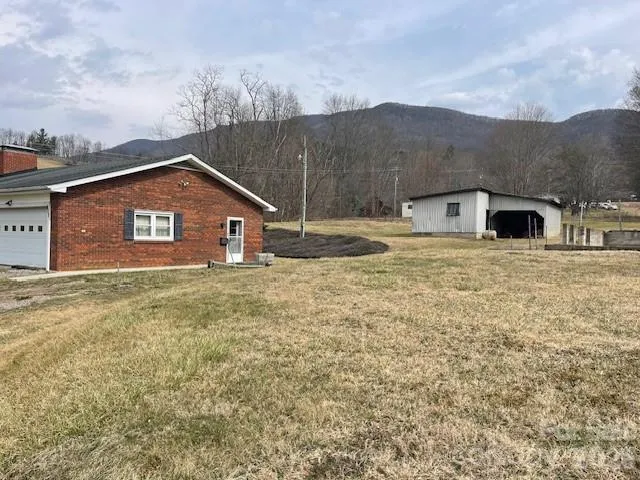 325 Tater Hill Road Zionville, NC 28698