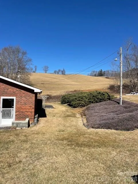 325 Tater Hill Road Zionville, NC 28698