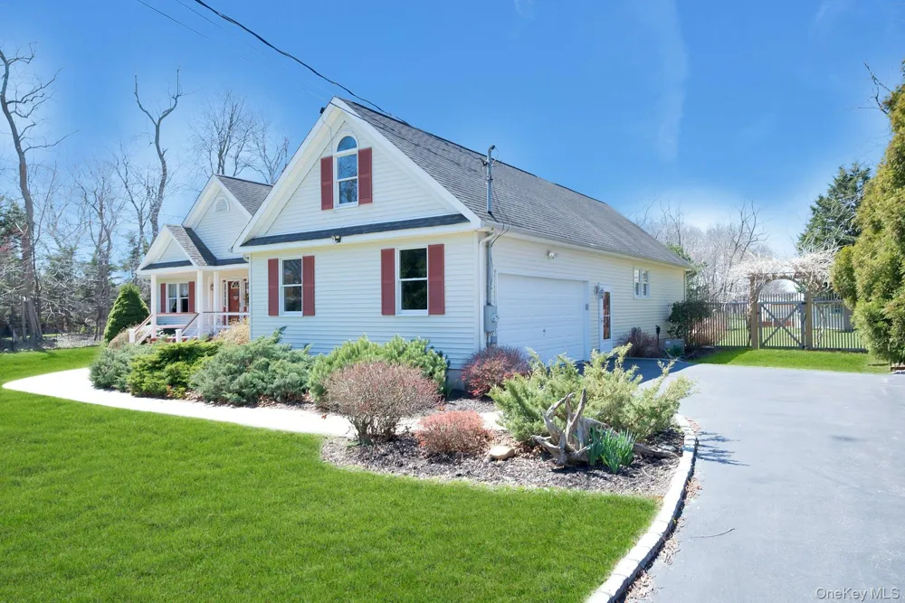 3045 Rocky Point Road East Marion, NY 11939