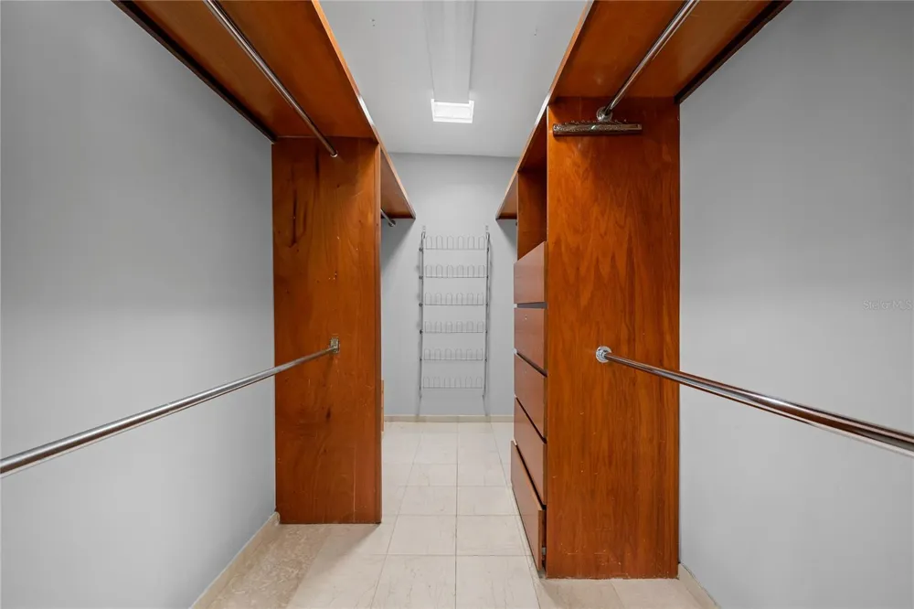 2 CALLE 2 TINTILLO HILLS #606 Guaynabo, PR 00966