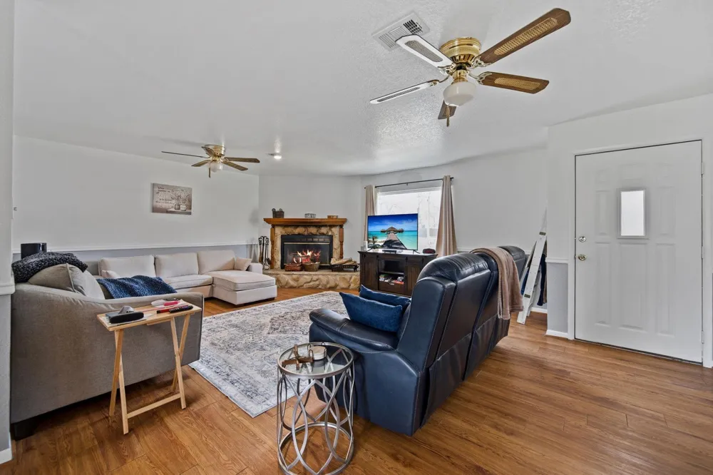 400 Dora Street Cleveland, TX 77328