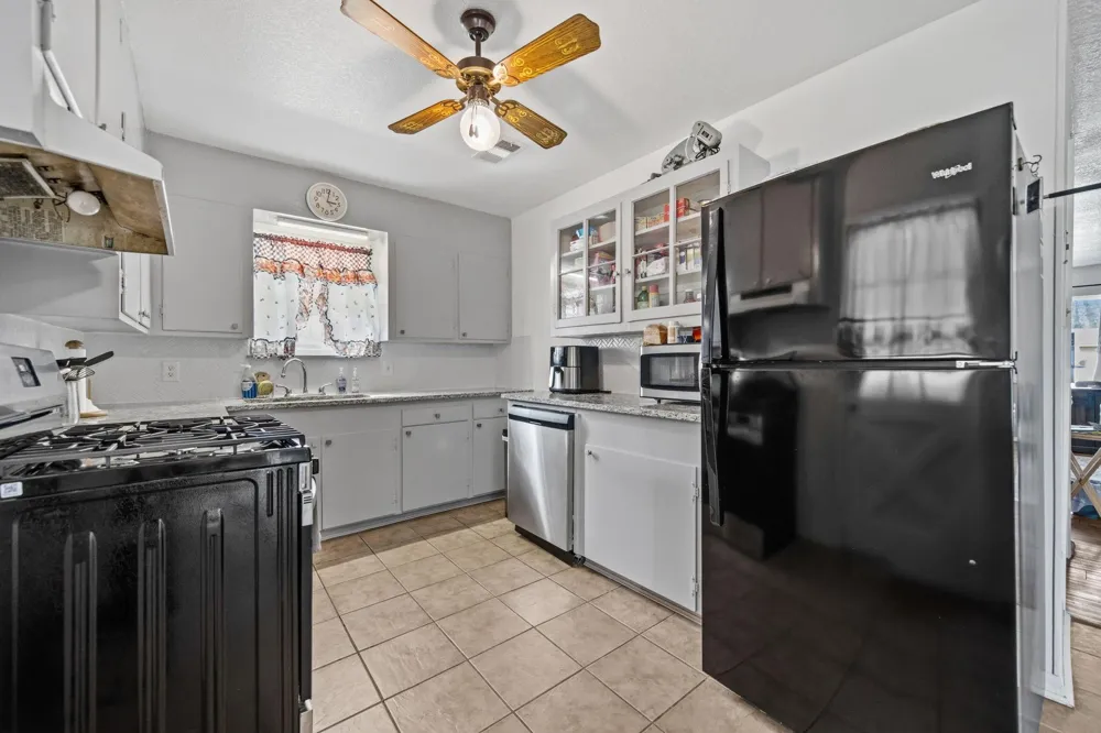 400 Dora Street Cleveland, TX 77328