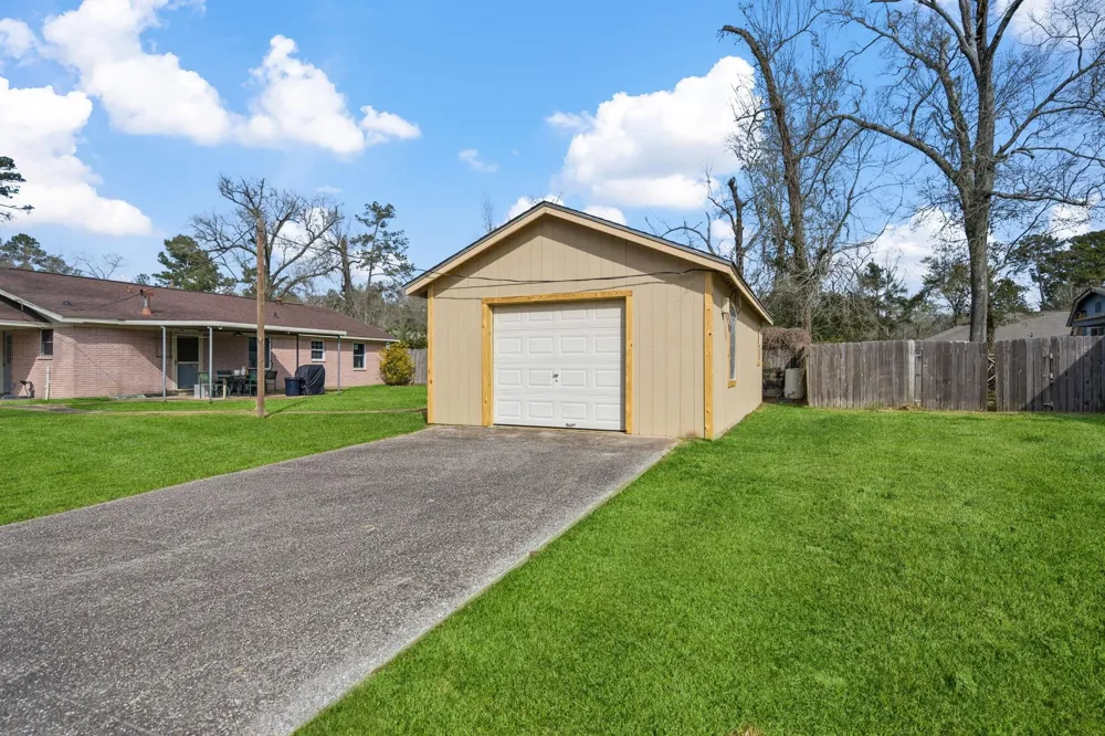 400 Dora Street Cleveland, TX 77328