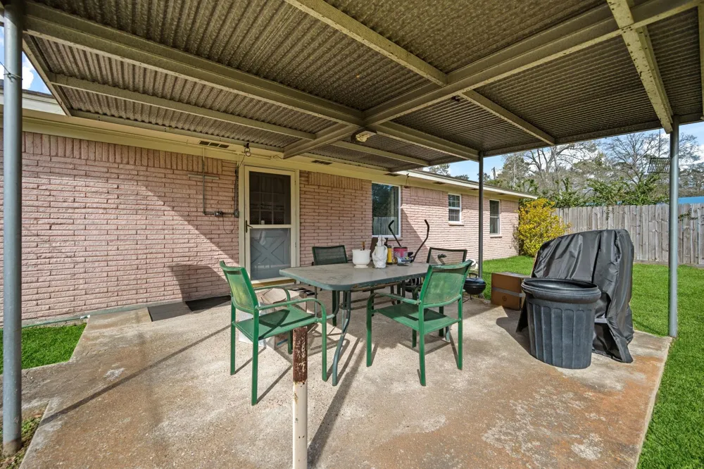 400 Dora Street Cleveland, TX 77328