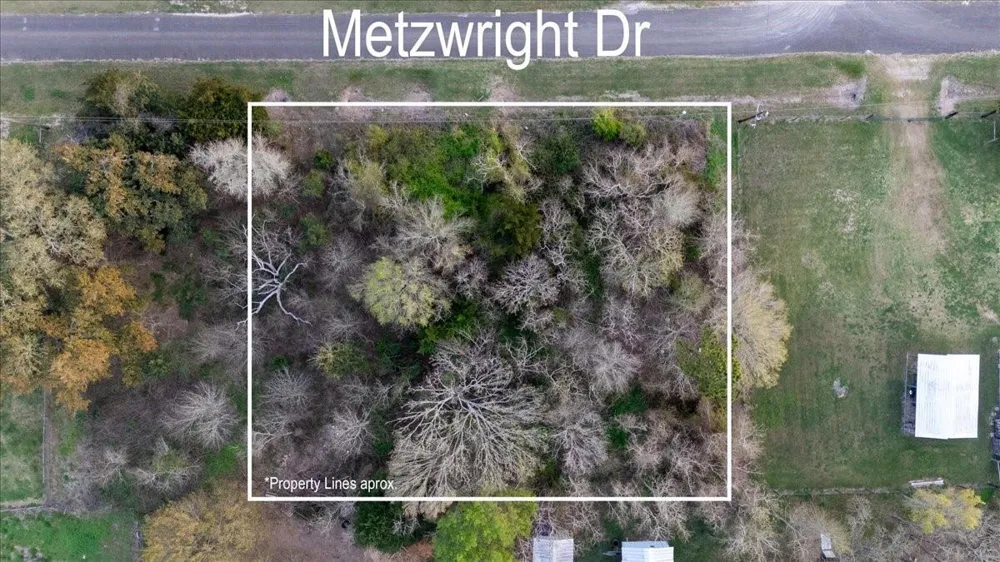 Metzwright Dr Oak Island, TX 77514