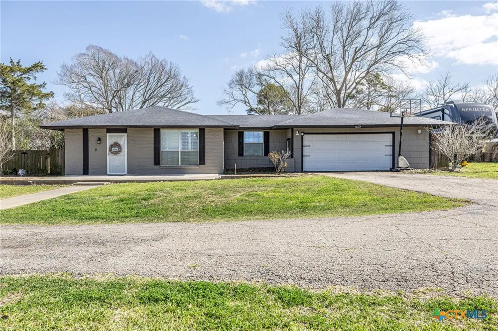 743 Royal Road Port Lavaca, TX 77979