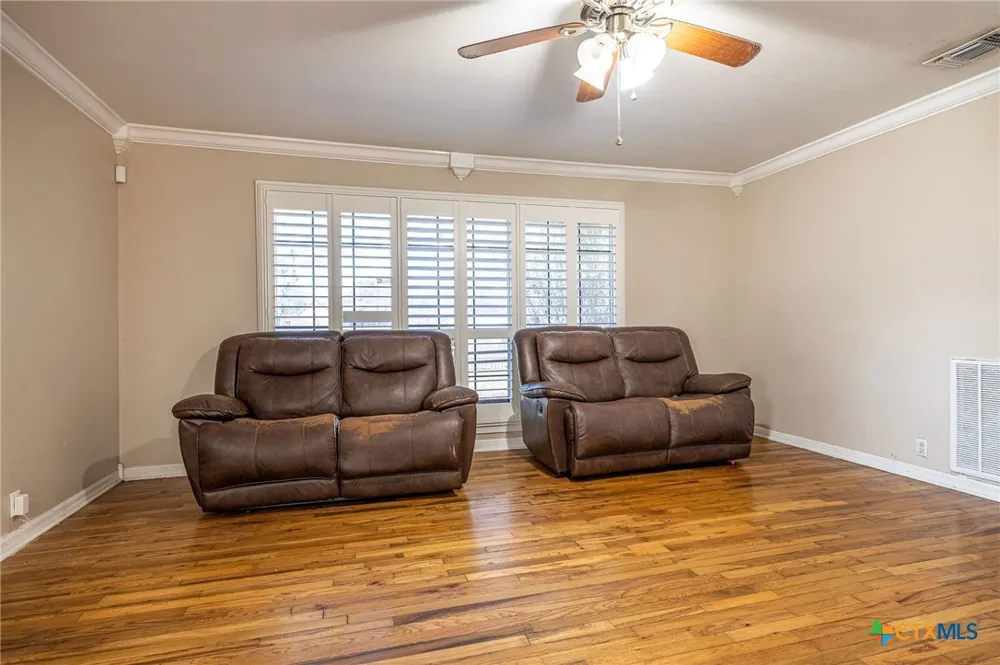 743 Royal Road Port Lavaca, TX 77979