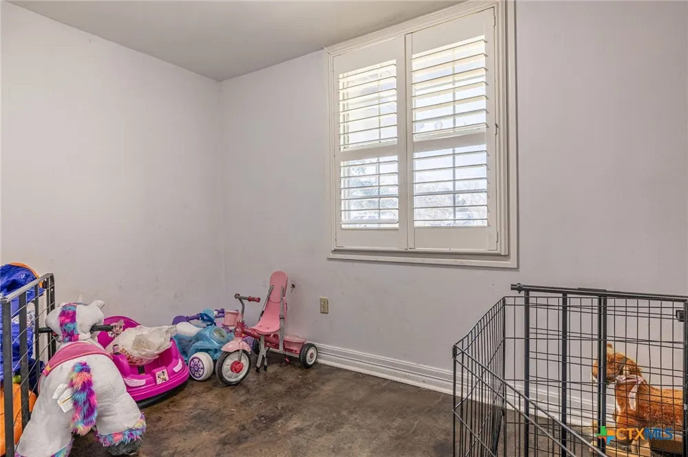 743 Royal Road Port Lavaca, TX 77979
