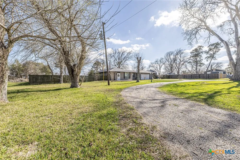 743 Royal Road Port Lavaca, TX 77979