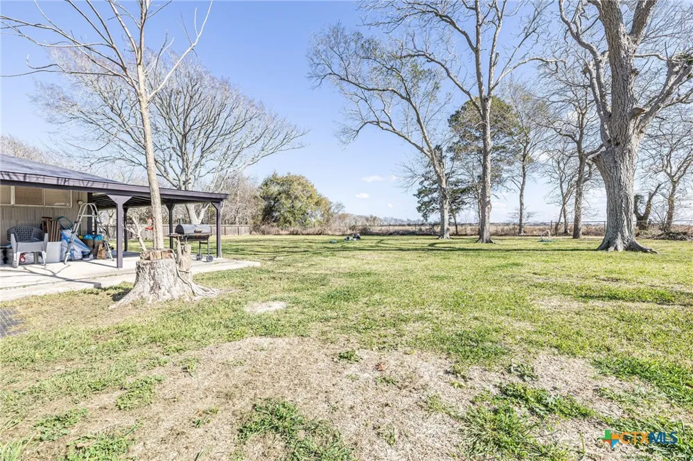 743 Royal Road Port Lavaca, TX 77979