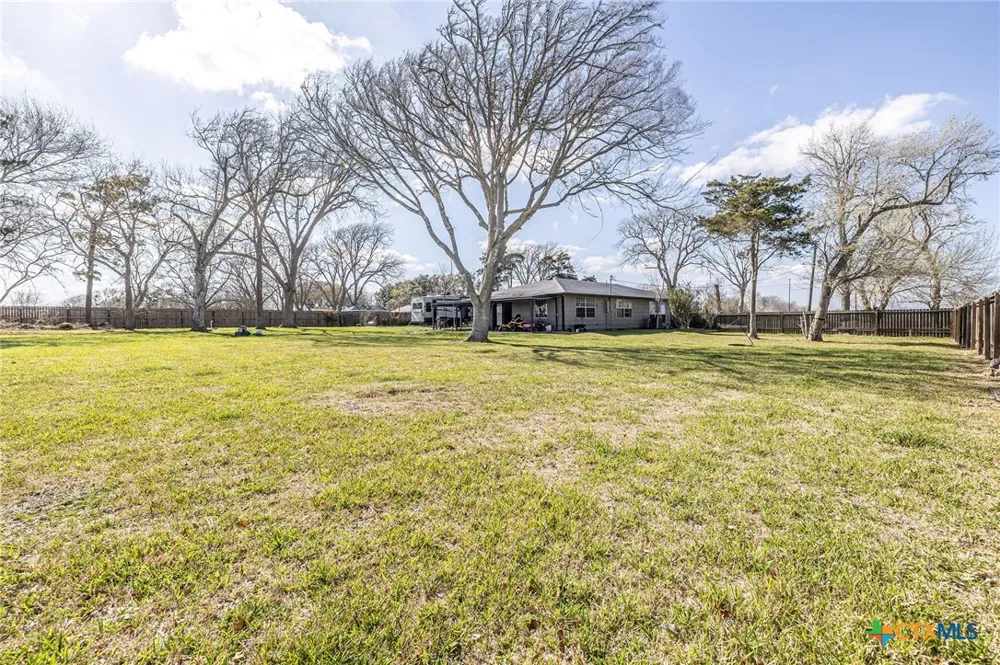743 Royal Road Port Lavaca, TX 77979