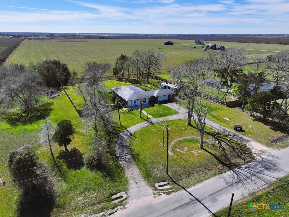 743 Royal Road Port Lavaca, TX 77979