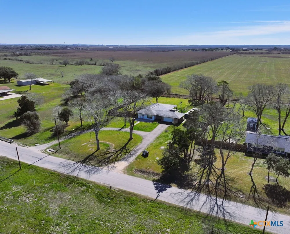 743 Royal Road Port Lavaca, TX 77979