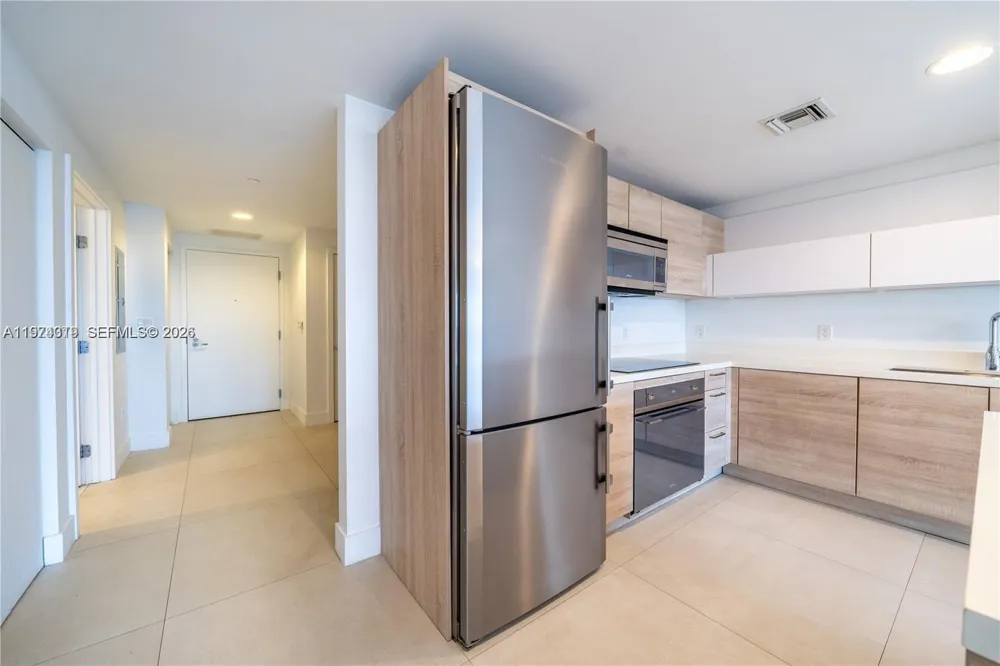 16385 Biscayne Blvd #1120 North Miami Beach, FL 33160