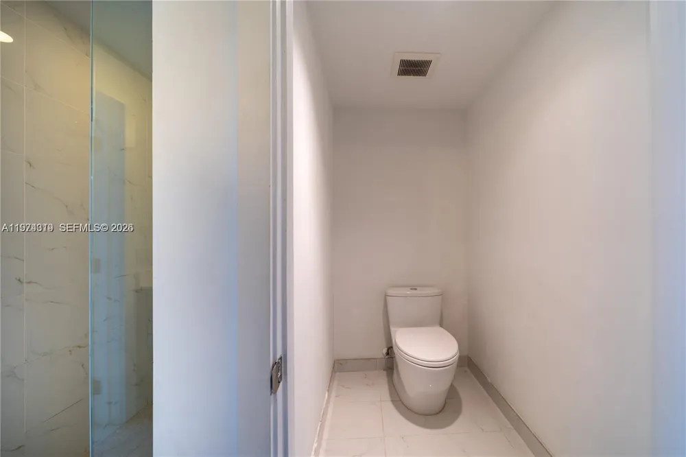 16385 Biscayne Blvd #1120 North Miami Beach, FL 33160