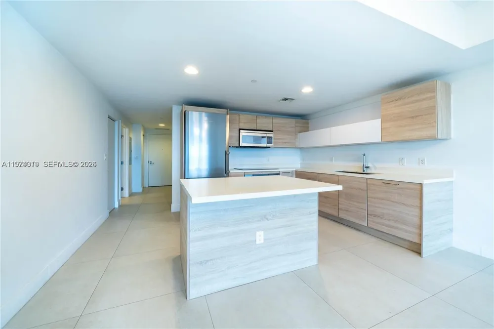 16385 Biscayne Blvd #1120 North Miami Beach, FL 33160