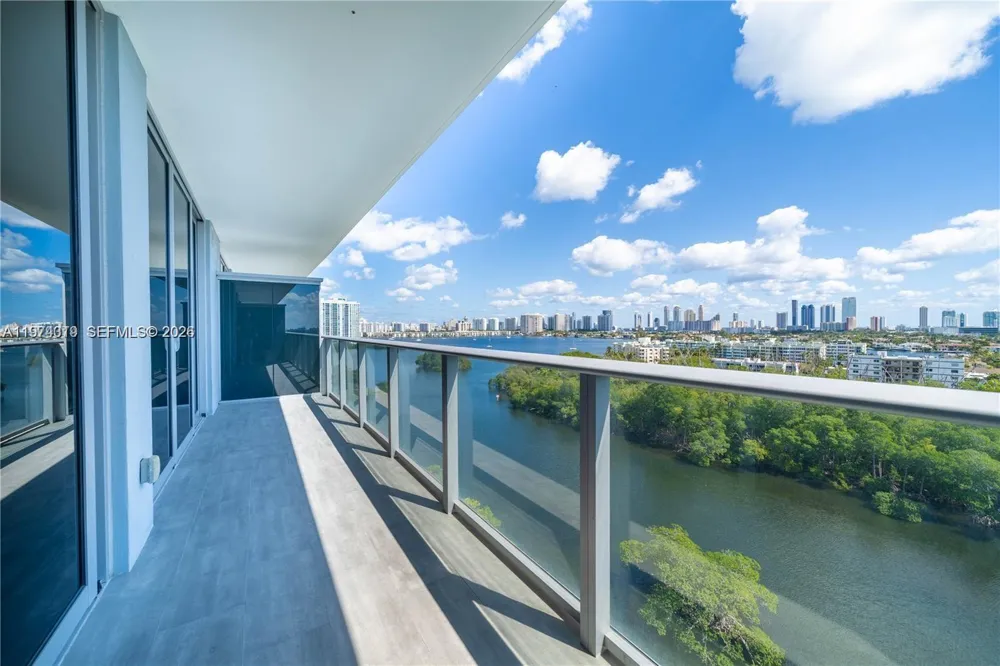 16385 Biscayne Blvd #1120 North Miami Beach, FL 33160