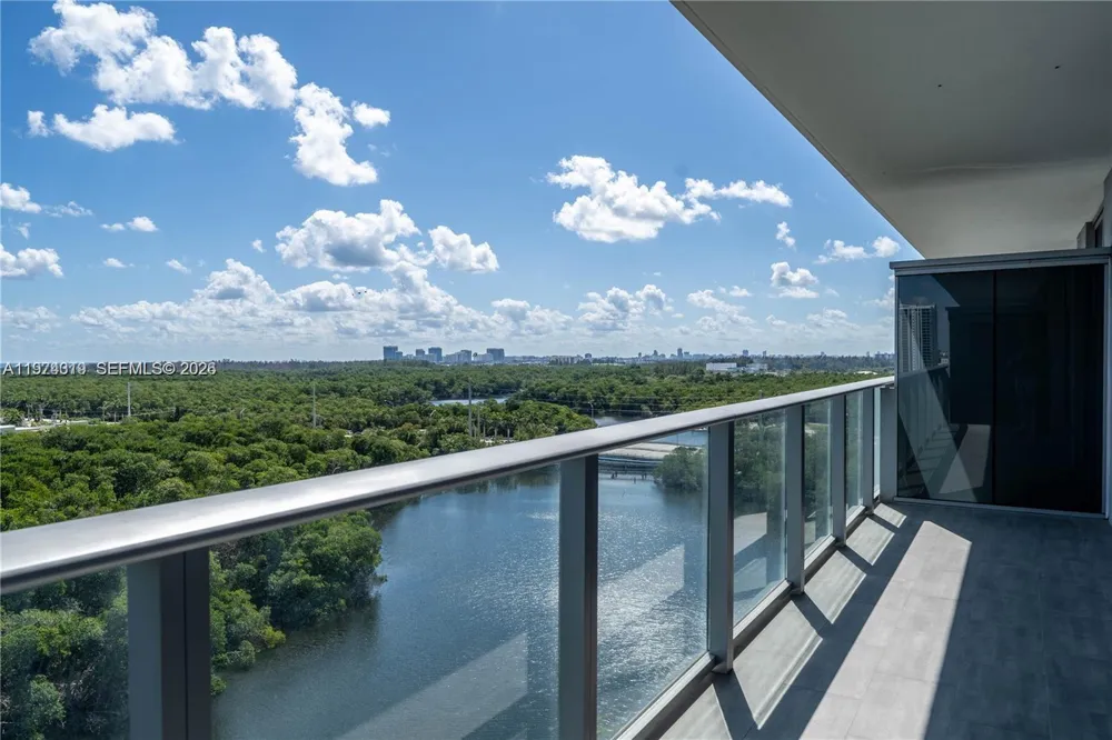 16385 Biscayne Blvd #1120 North Miami Beach, FL 33160