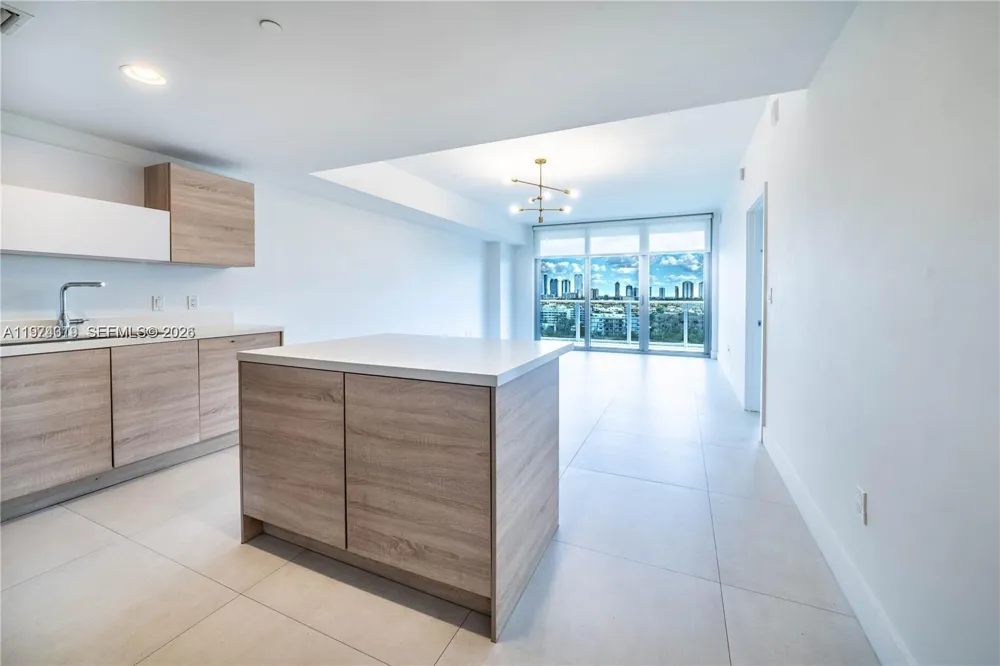 16385 Biscayne Blvd #1120 North Miami Beach, FL 33160