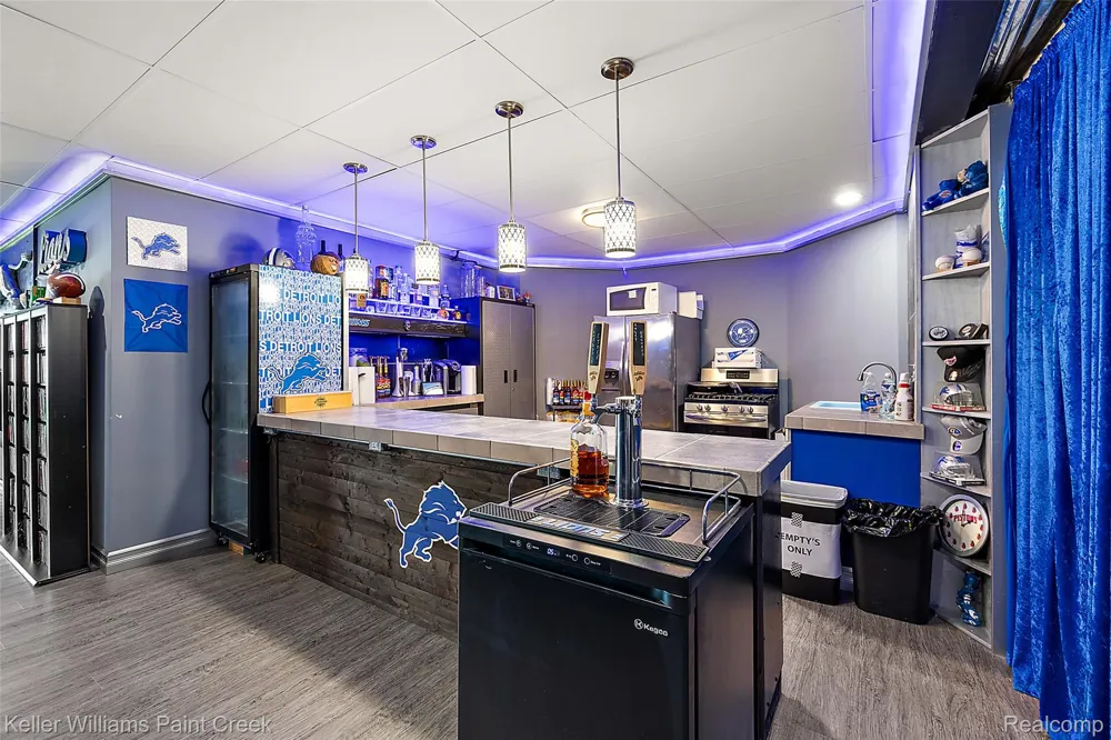 328 S Broadway Street Lake Orion Village, MI 48362