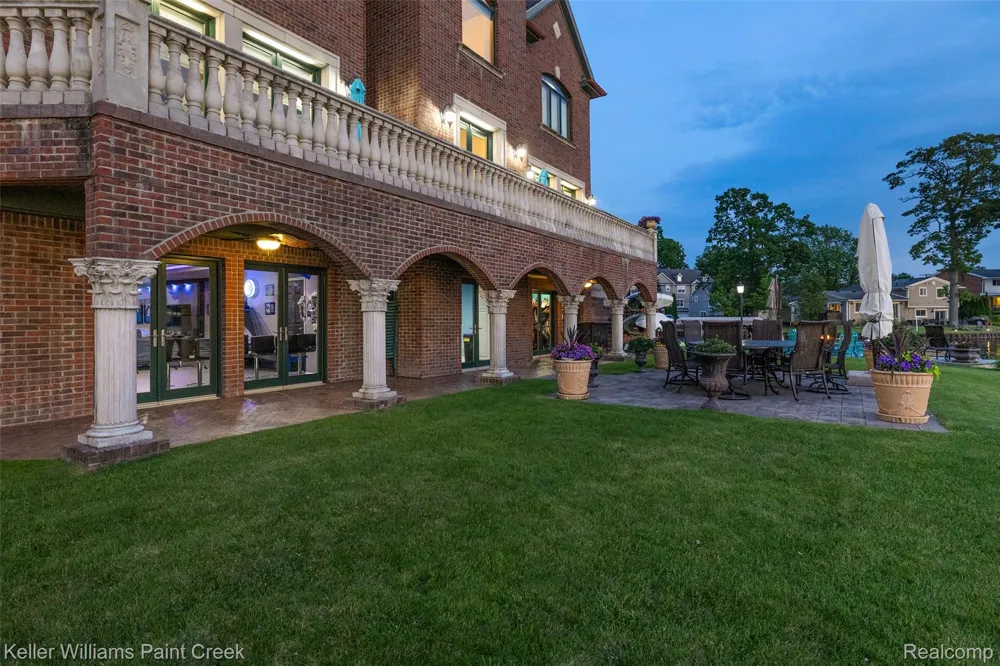 328 S Broadway Street Lake Orion Village, MI 48362