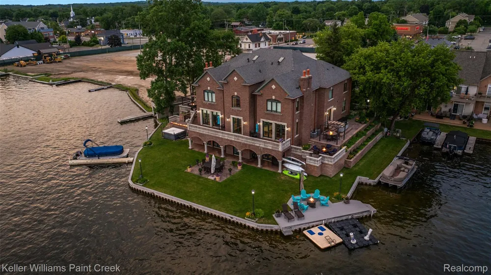 328 S Broadway Street Lake Orion Village, MI 48362