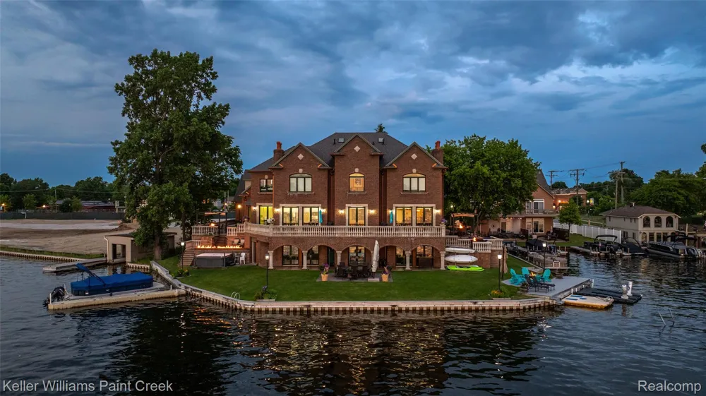 328 S Broadway Street Lake Orion Village, MI 48362