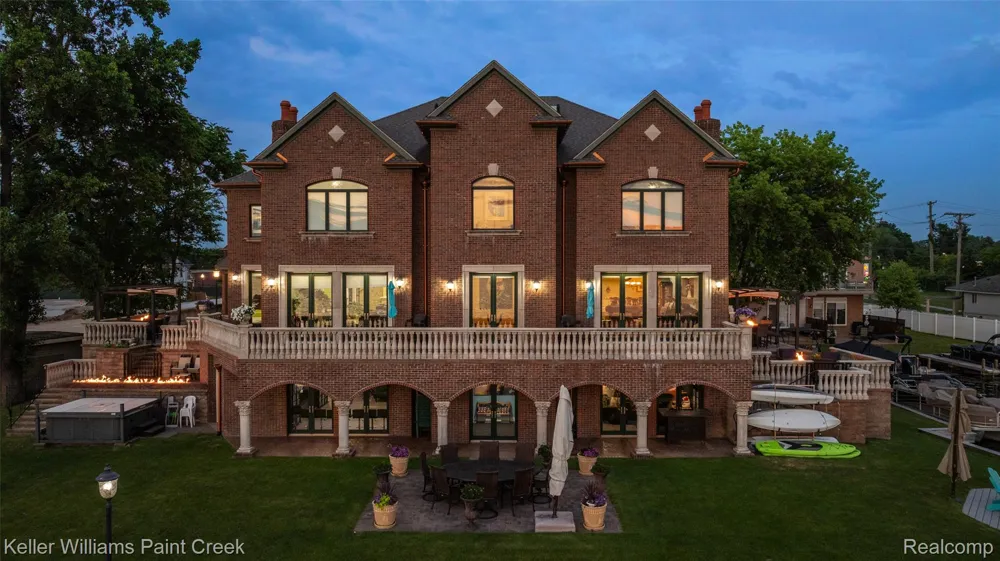 328 S Broadway Street Lake Orion Village, MI 48362