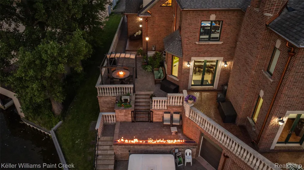 328 S Broadway Street Lake Orion Village, MI 48362