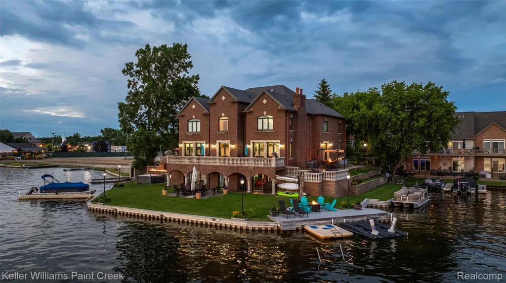 328 S Broadway Street Lake Orion Village, MI 48362