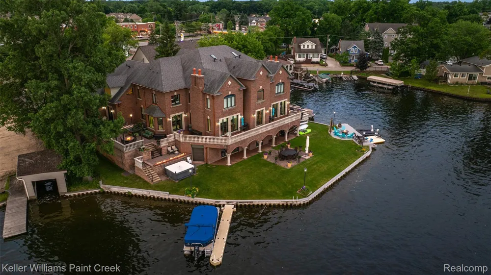 328 S Broadway Street Lake Orion Village, MI 48362
