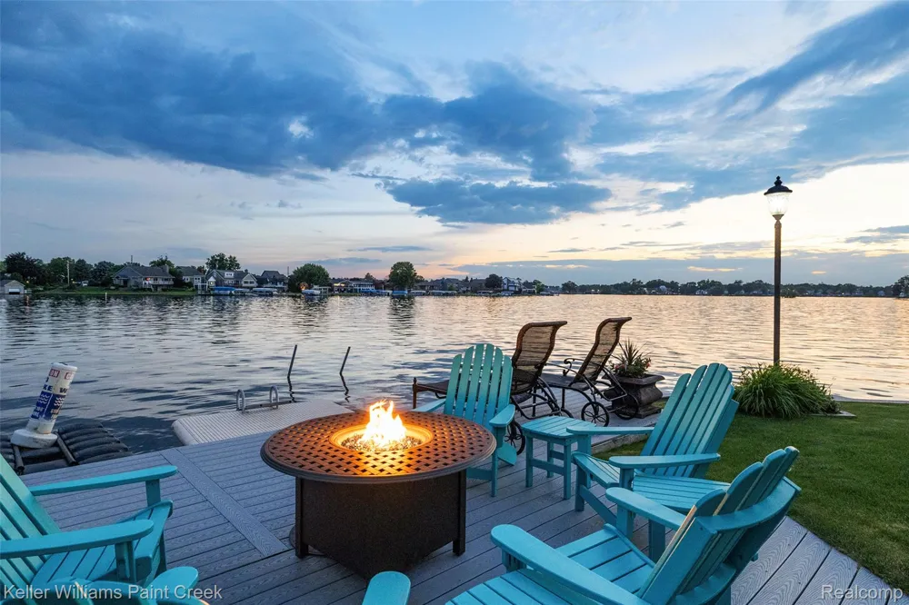 328 S Broadway Street Lake Orion Village, MI 48362