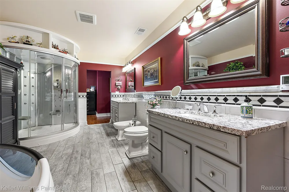 328 S Broadway Street Lake Orion Village, MI 48362