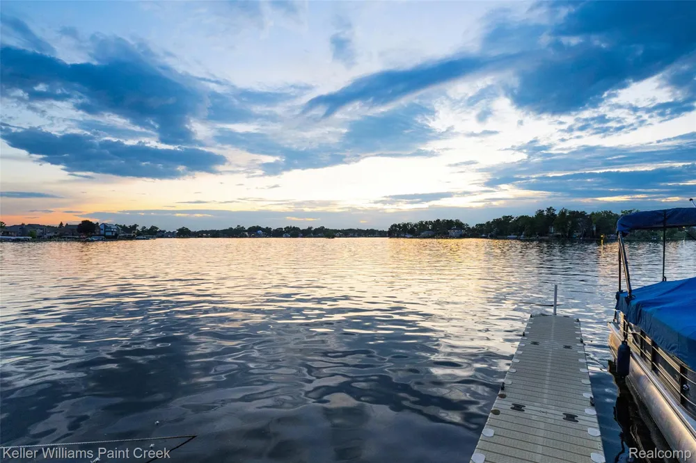 328 S Broadway Street Lake Orion Village, MI 48362