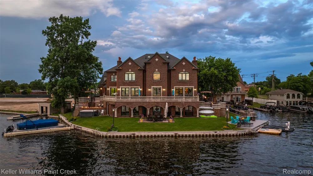 328 S Broadway Street Lake Orion Village, MI 48362