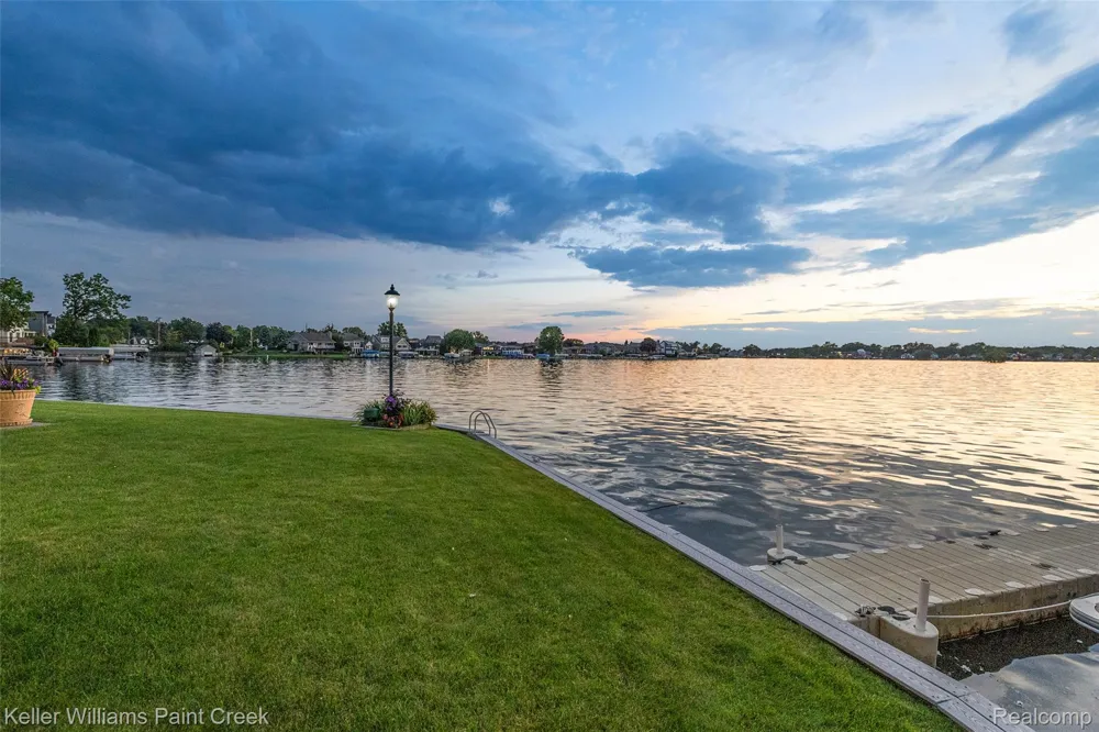 328 S Broadway Street Lake Orion Village, MI 48362