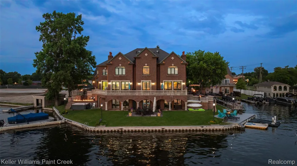 328 S Broadway Street Lake Orion Village, MI 48362